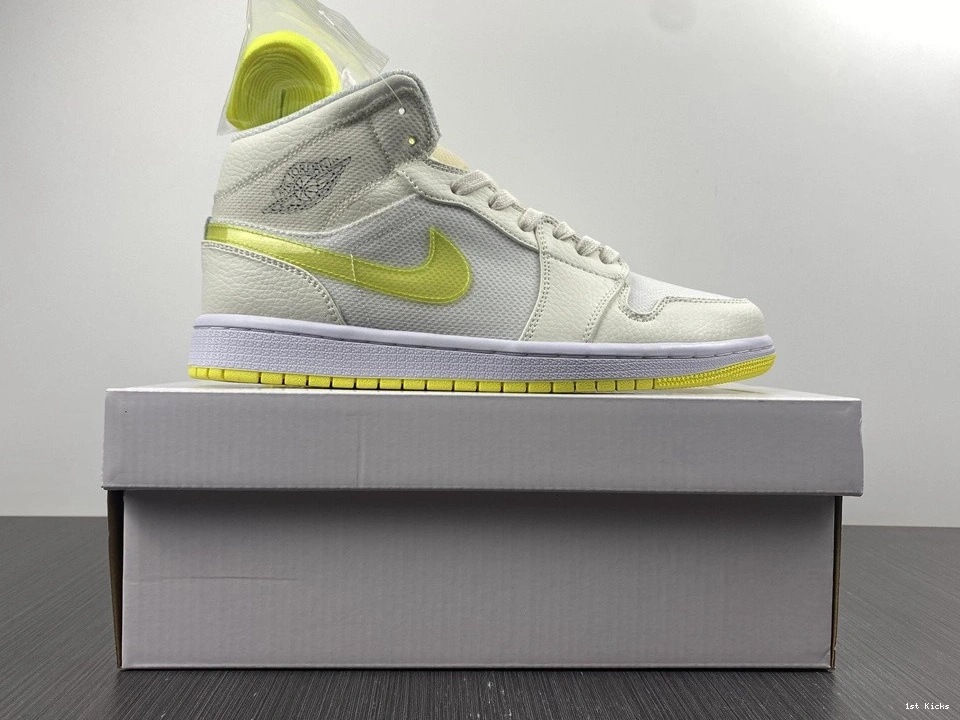 Jordan (W) - Mid Yellow SE Voltage 1 DB2822-107 1102